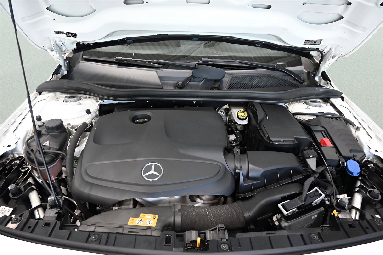 Used 2020 Mercedes-Benz GLA 250 4MATIC w/ Premium Package image 34