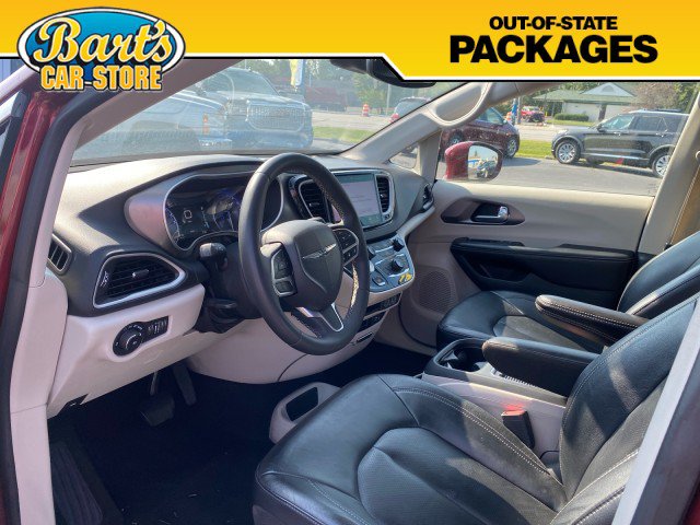 Used 2022 Chrysler Pacifica Touring-L FWD image 24