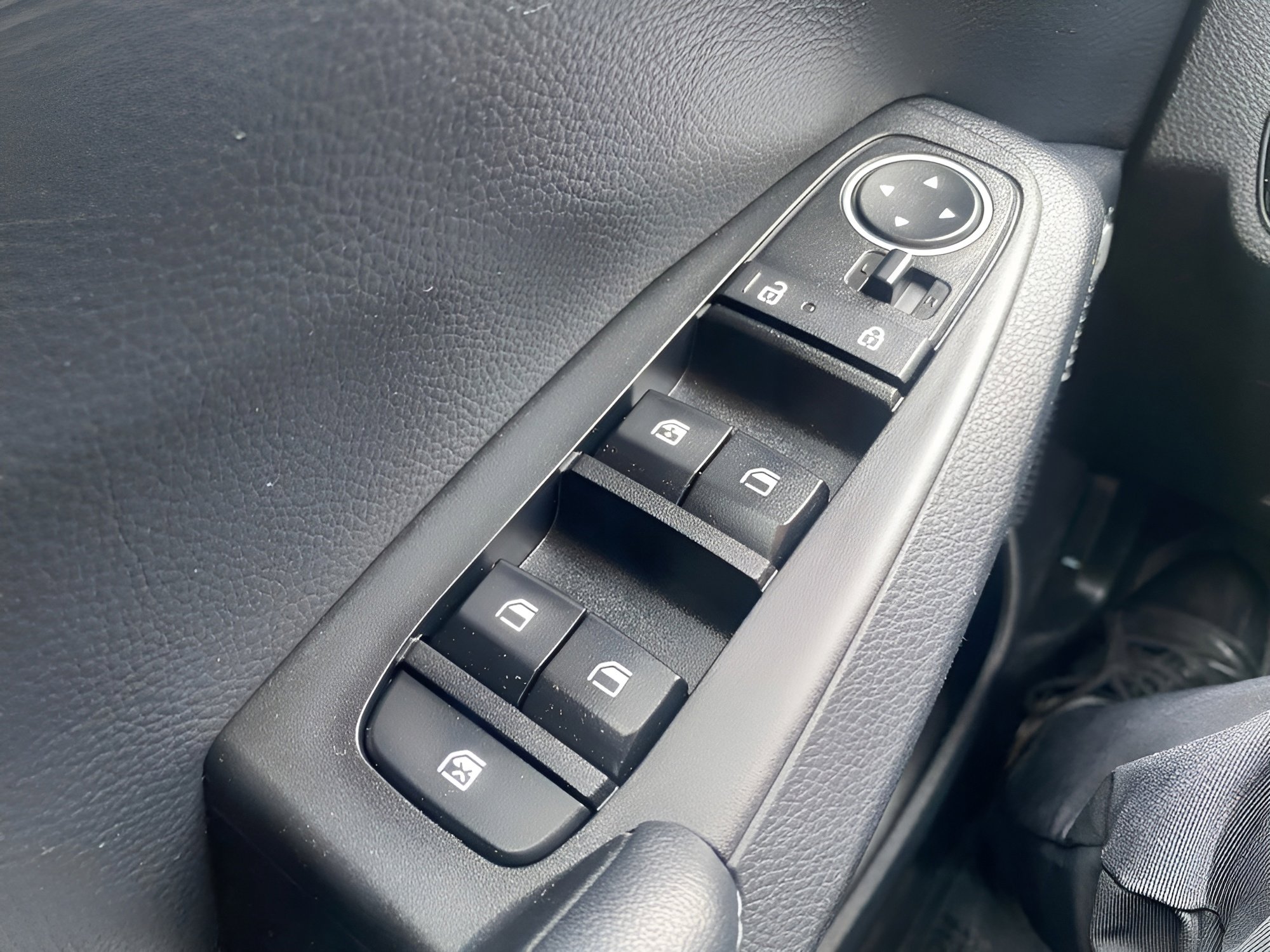Used 2024 Kia Seltos SX w/ SX Sunroof Package AWD/4WD image 19