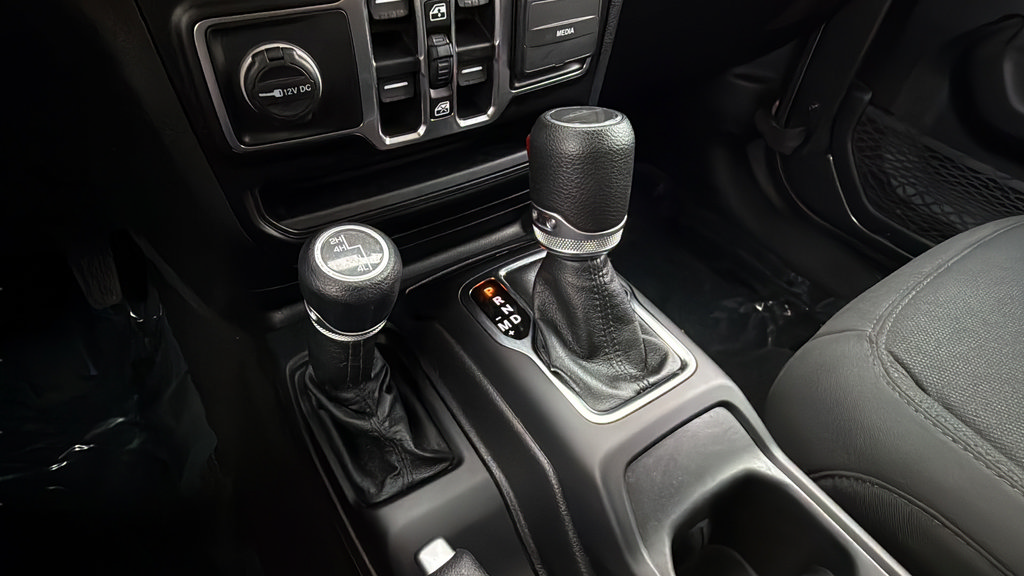Used 2021 Jeep Gladiator Sport AWD/4WD image 16