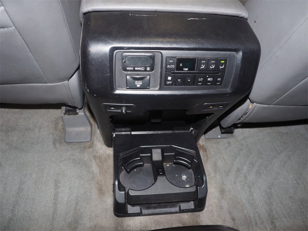 Used 2010 Toyota Sequoia Platinum image 10