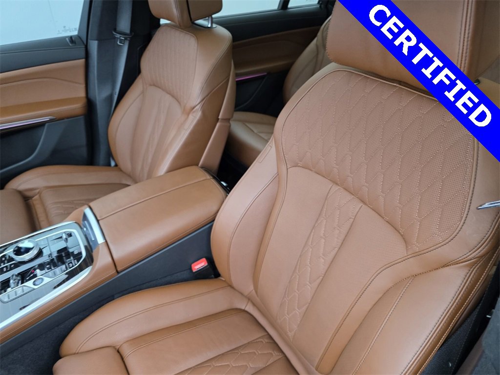Used 2025 BMW X7 M60i image 11