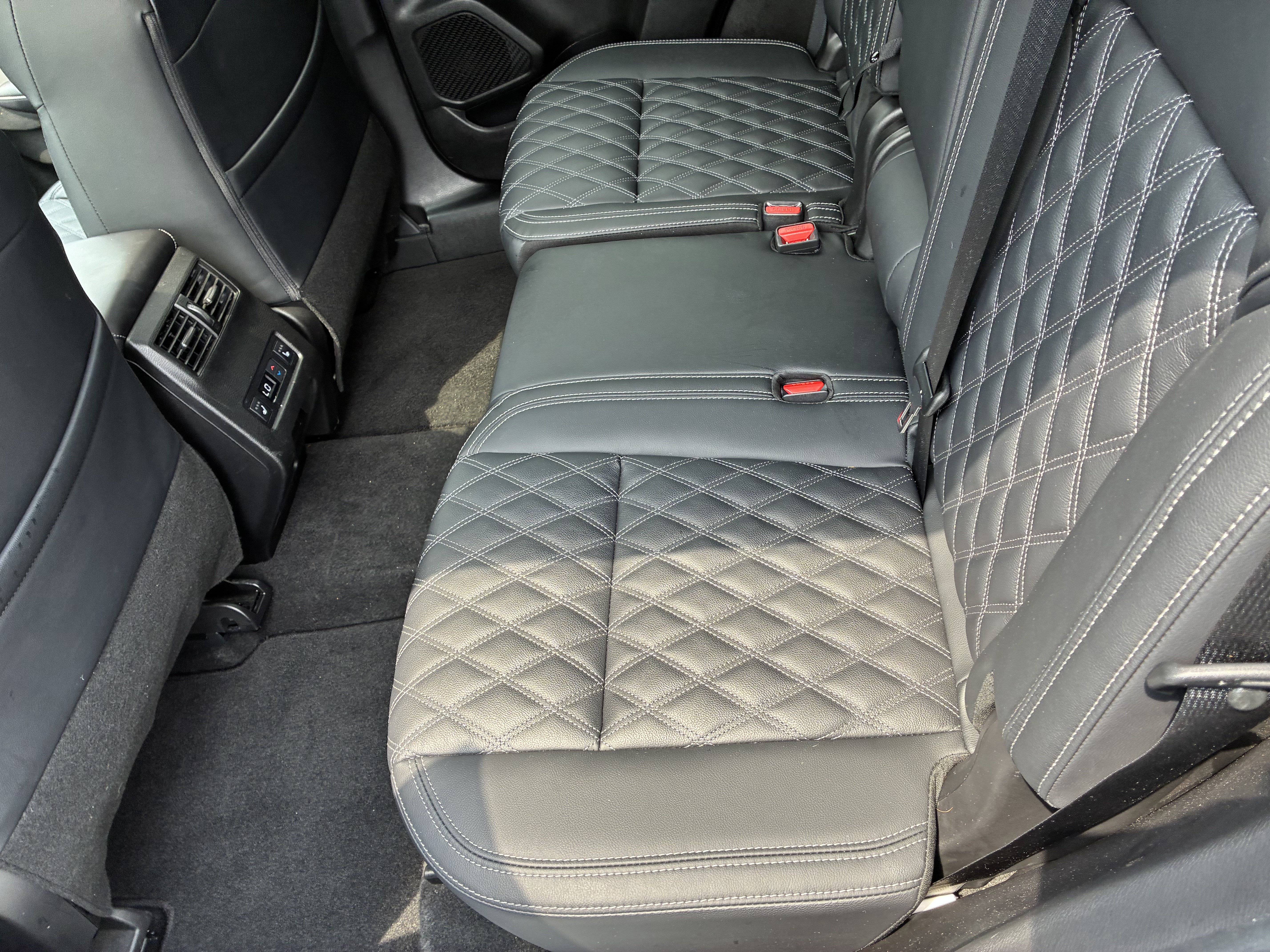 Used 2024 Mitsubishi Outlander SEL FWD image 14