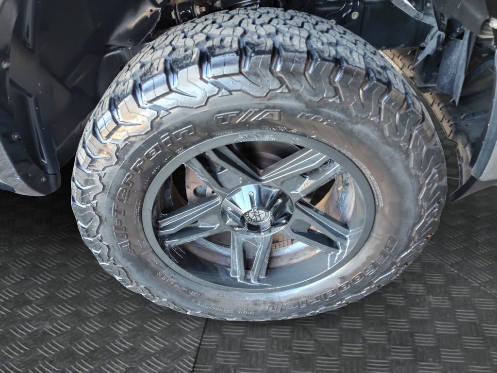 Used 2015 RAM 1500 Laramie w/ Convenience Group image 23