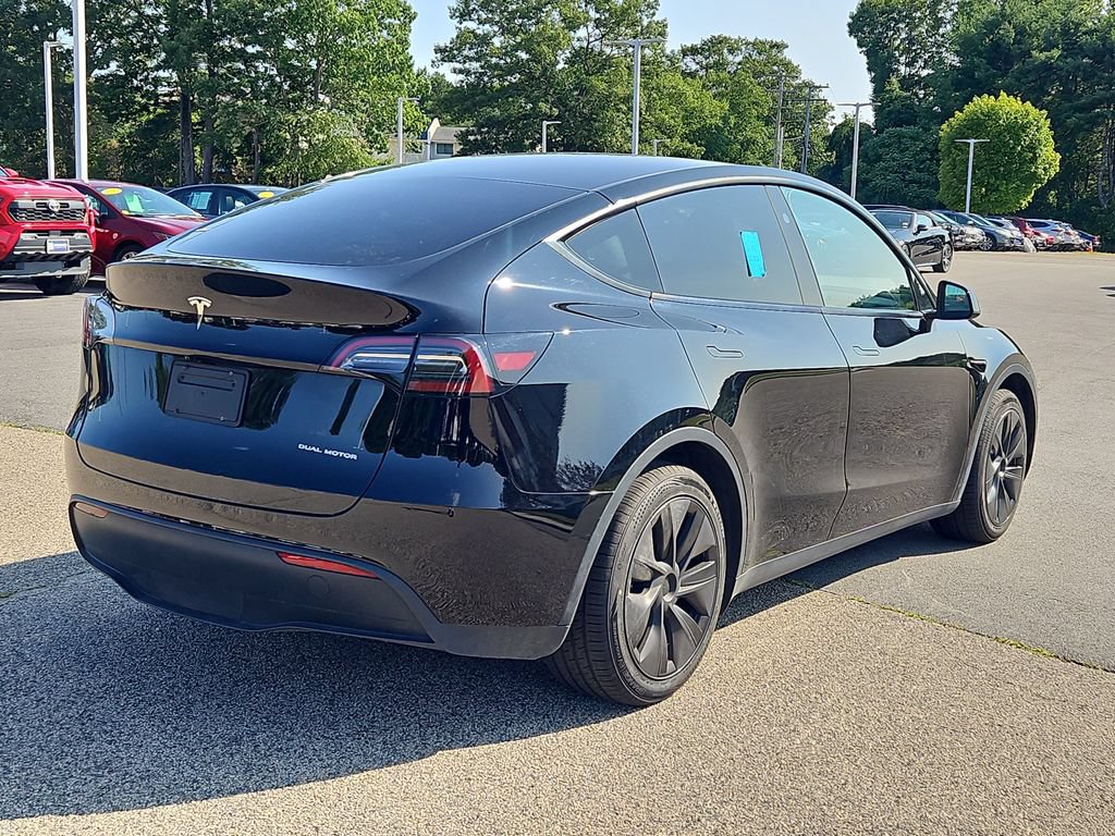 Used 2025 Tesla Model Y Long Range AWD/4WD image 3