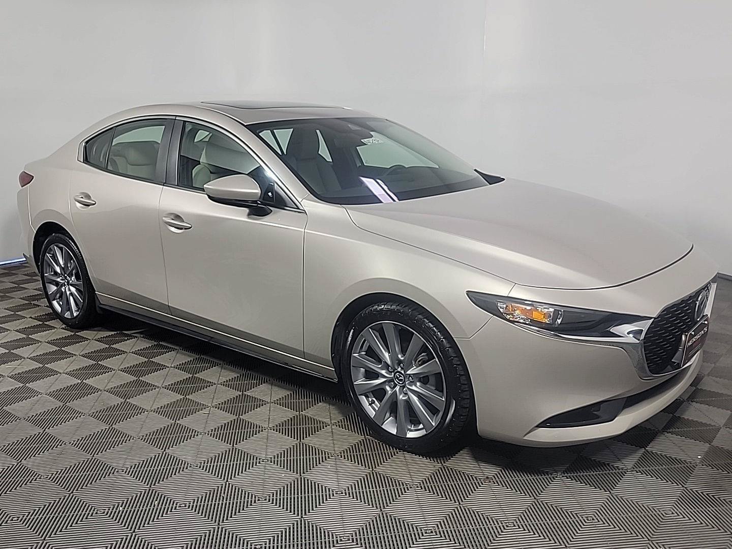 Used 2023 MAZDA MAZDA3 s FWD image 1