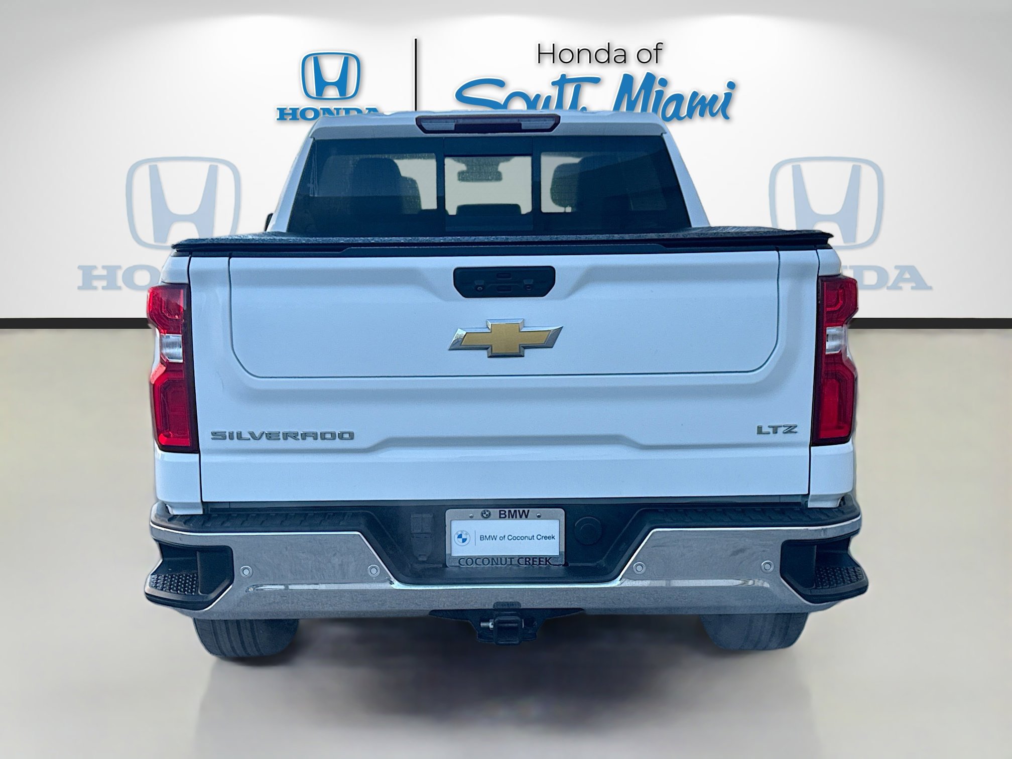 Used 2022 Chevrolet Silverado 1500 LTZ w/ LTZ Convenience Package II image 6