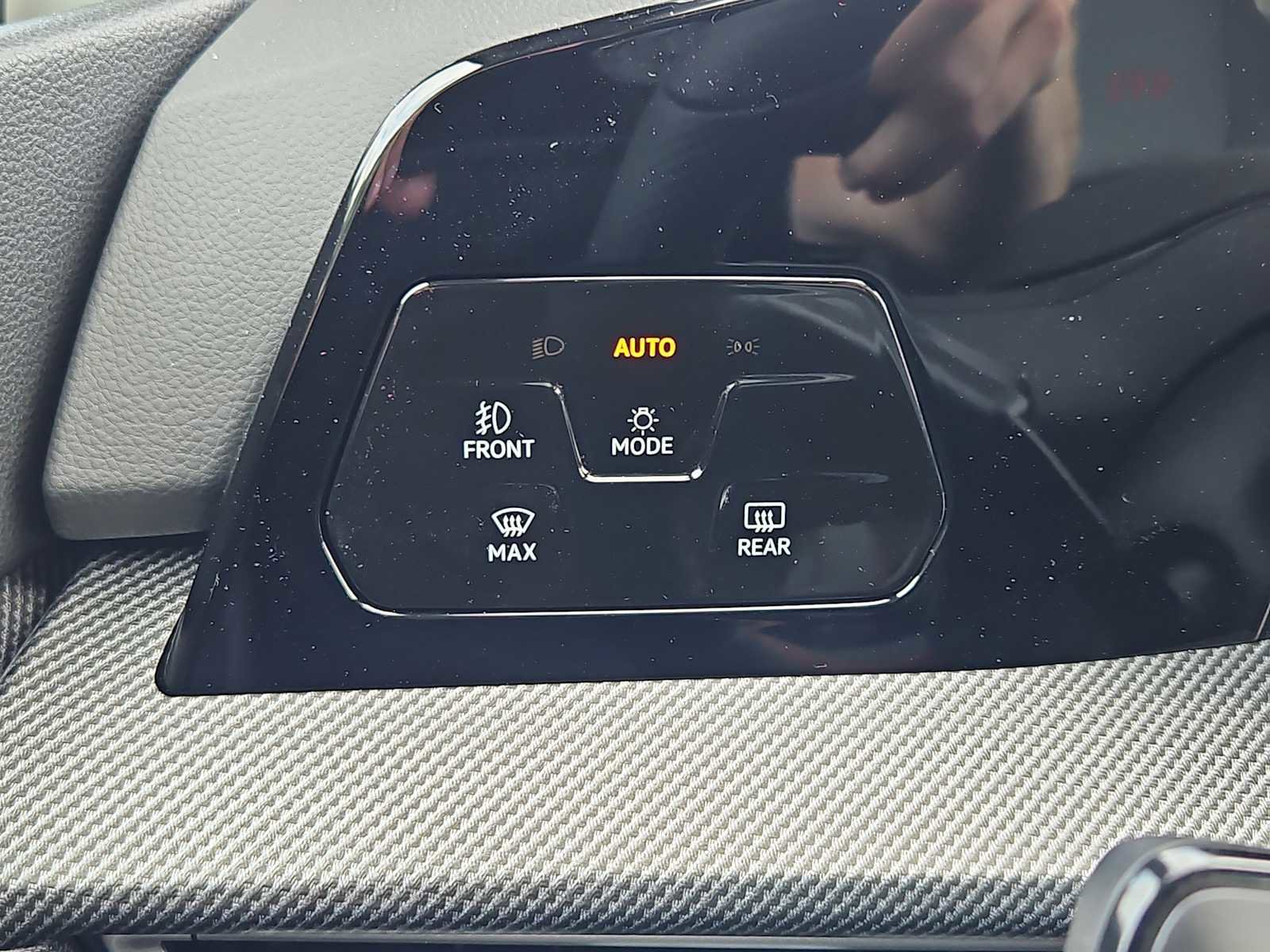 New 2025 Volkswagen GTI SE FWD image 10