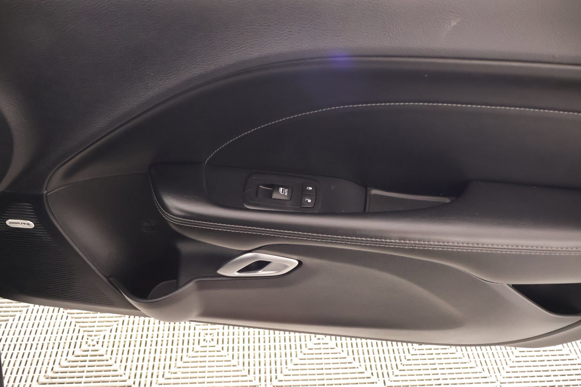 Used 2015 Dodge Challenger R/T Scat Pack RWD image 13