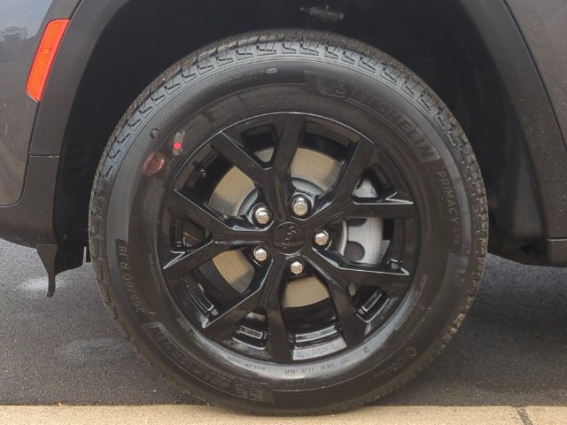 New 2026 Jeep Grand Cherokee Altitude RWD image 19