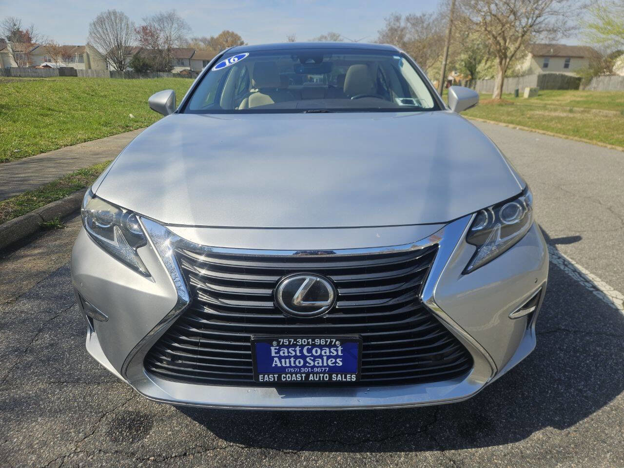 Used 2016 Lexus ES 350 w/ Luxury Package w/Wood Trim image 9