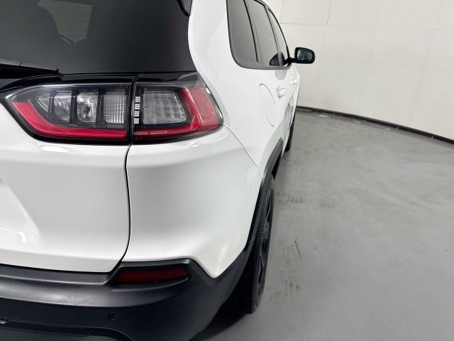 Used 2020 Jeep Cherokee Latitude Plus AWD/4WD image 31