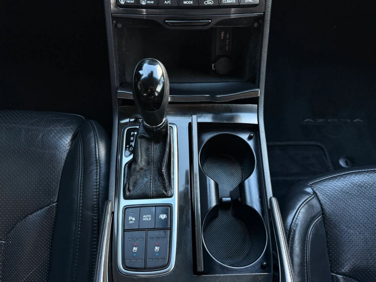 Used 2016 Hyundai Azera Limited FWD image 46