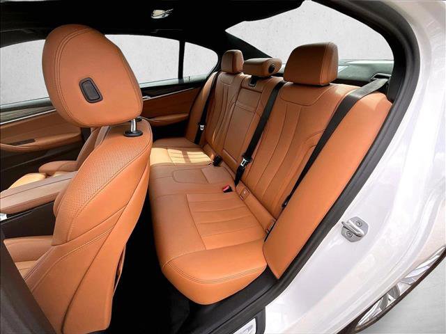 Used 2022 BMW 530i w/ Premium Package image 25