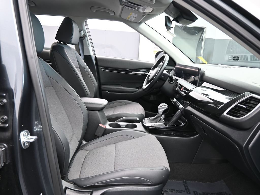 Used 2024 Kia Seltos S image 43