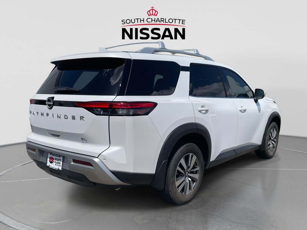 Used 2025 Nissan Pathfinder SL FWD image 6