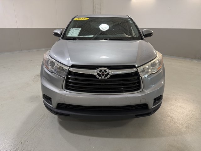 Used 2016 Toyota Highlander LE w/ Protection Package #3 AWD/4WD image 2