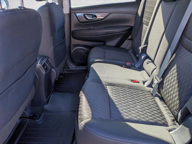 Used 2020 Nissan Rogue SV image 16