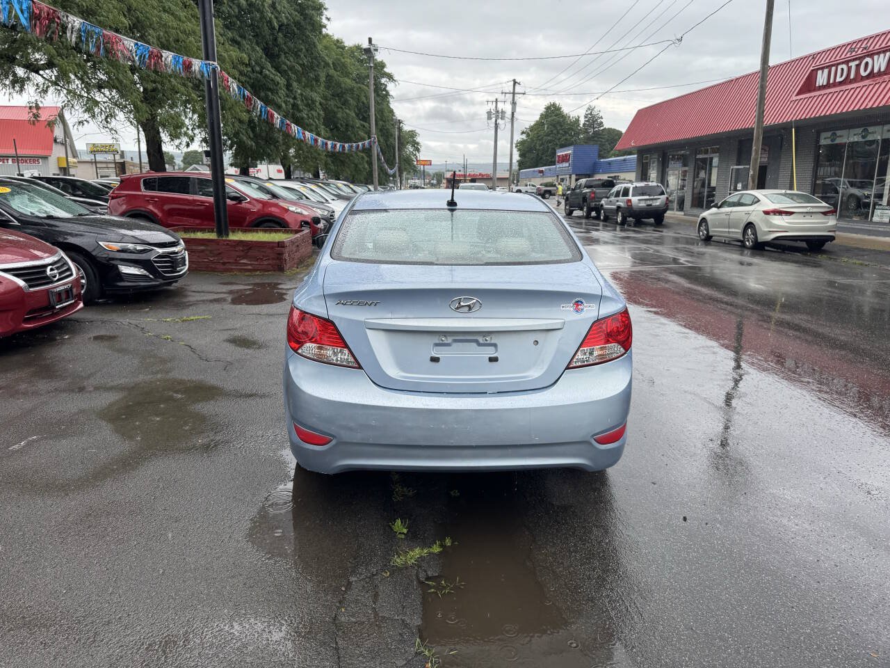 Used 2012 Hyundai Accent GLS FWD image 5