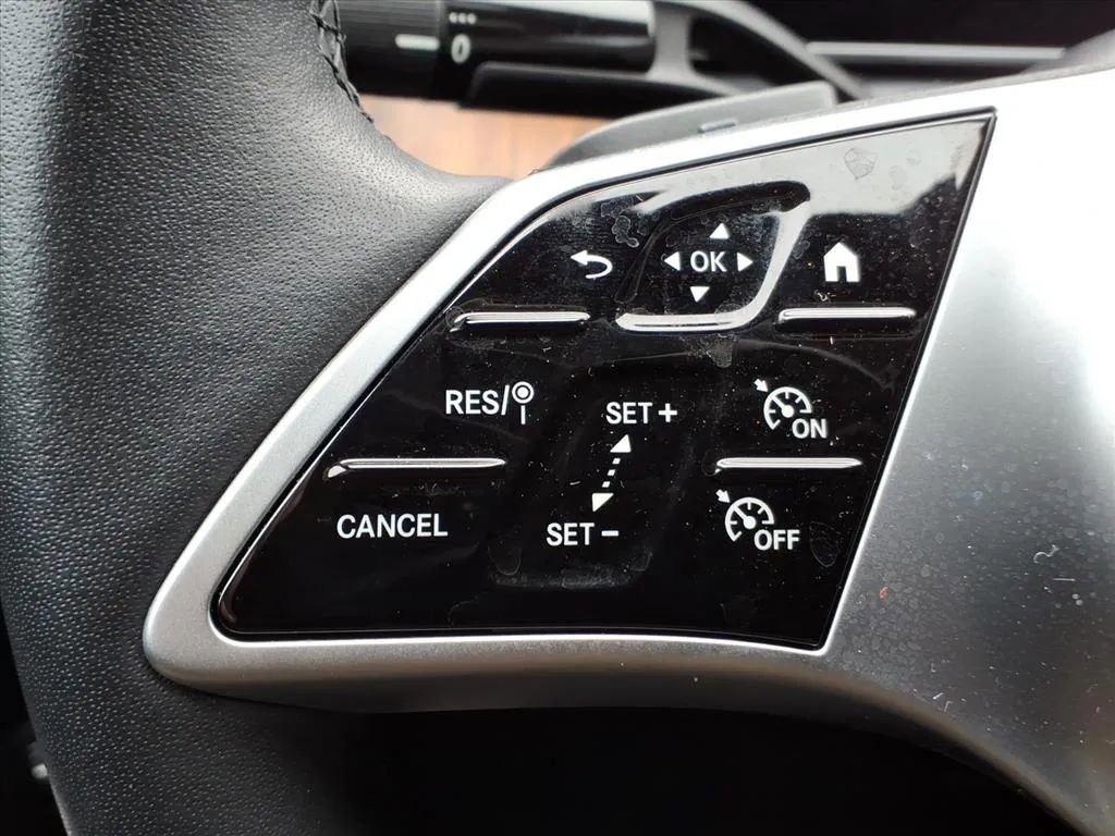 Used 2024 Mercedes-Benz C 300 Sedan image 29