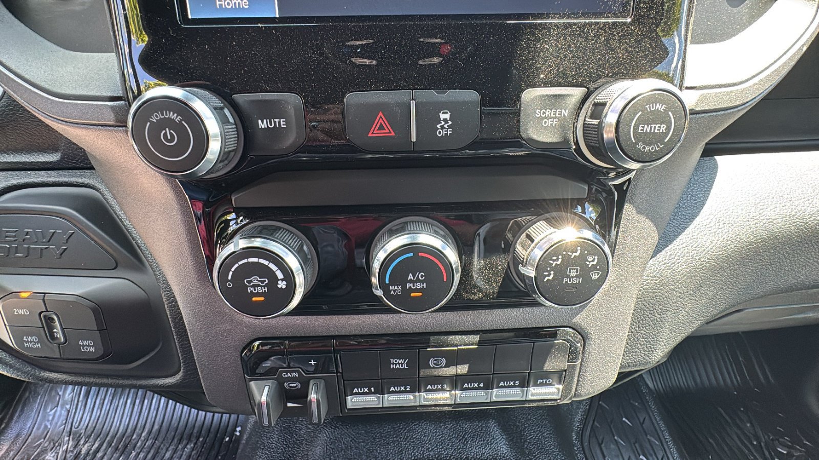 New 2026 RAM 3500 Tradesman AWD/4WD image 18
