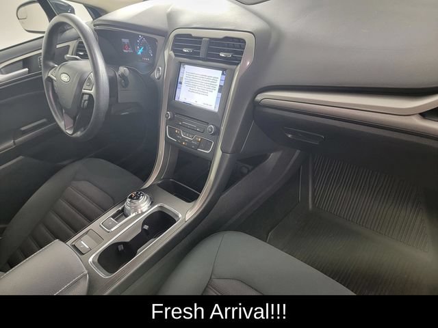 Used 2018 Ford Fusion SE w/ Fusion SE Technology Package FWD image 19