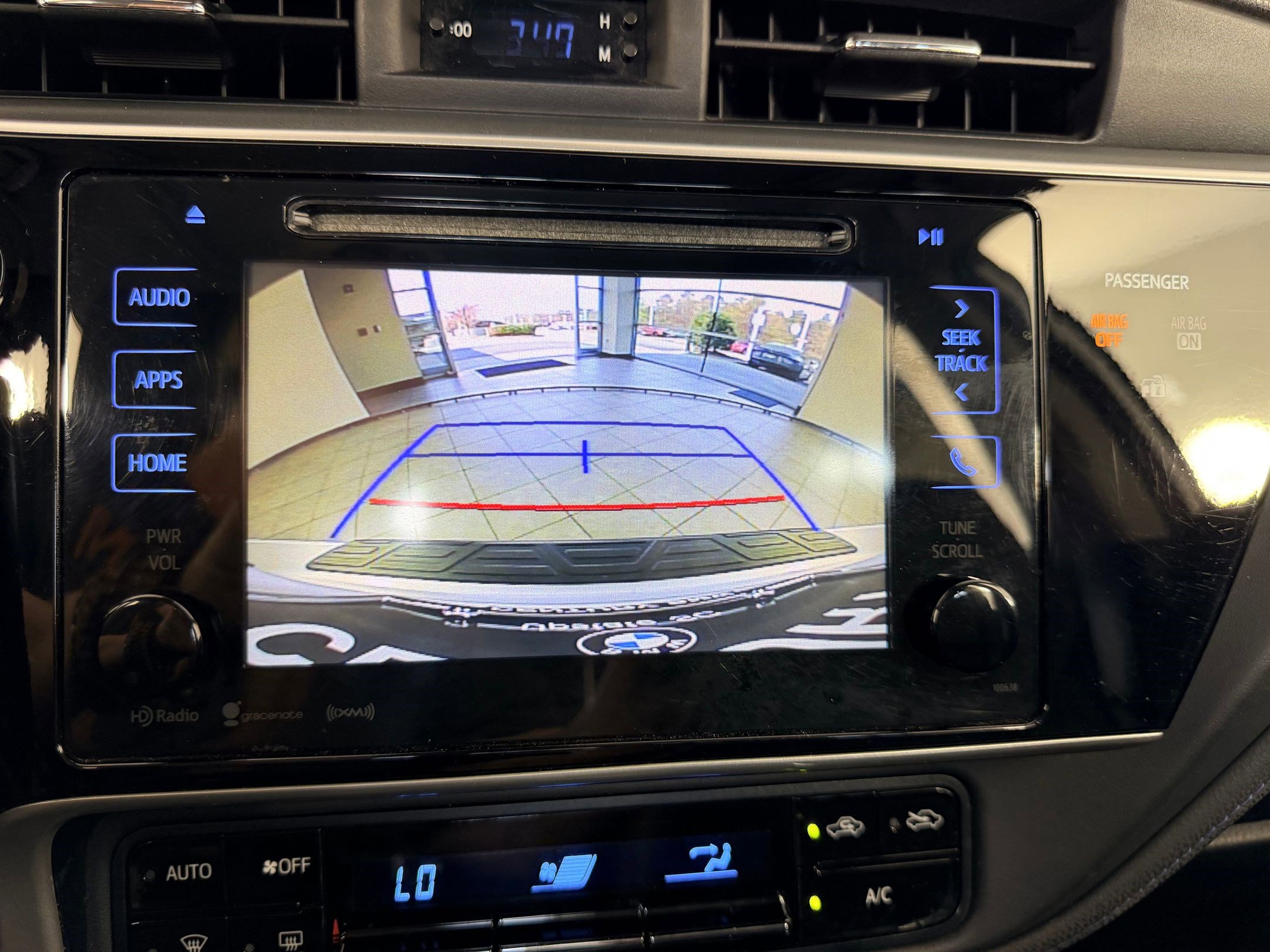 Used 2017 Toyota Corolla SE w/ SE Premium Package image 30