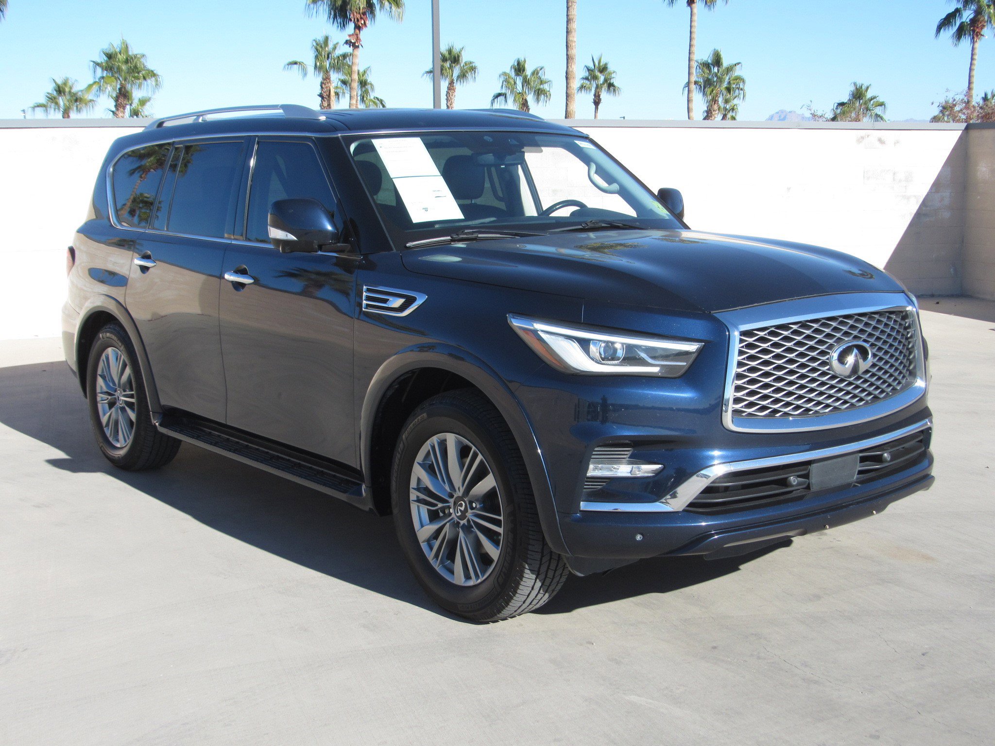 Used 2021 INFINITI QX80 Luxe image 2