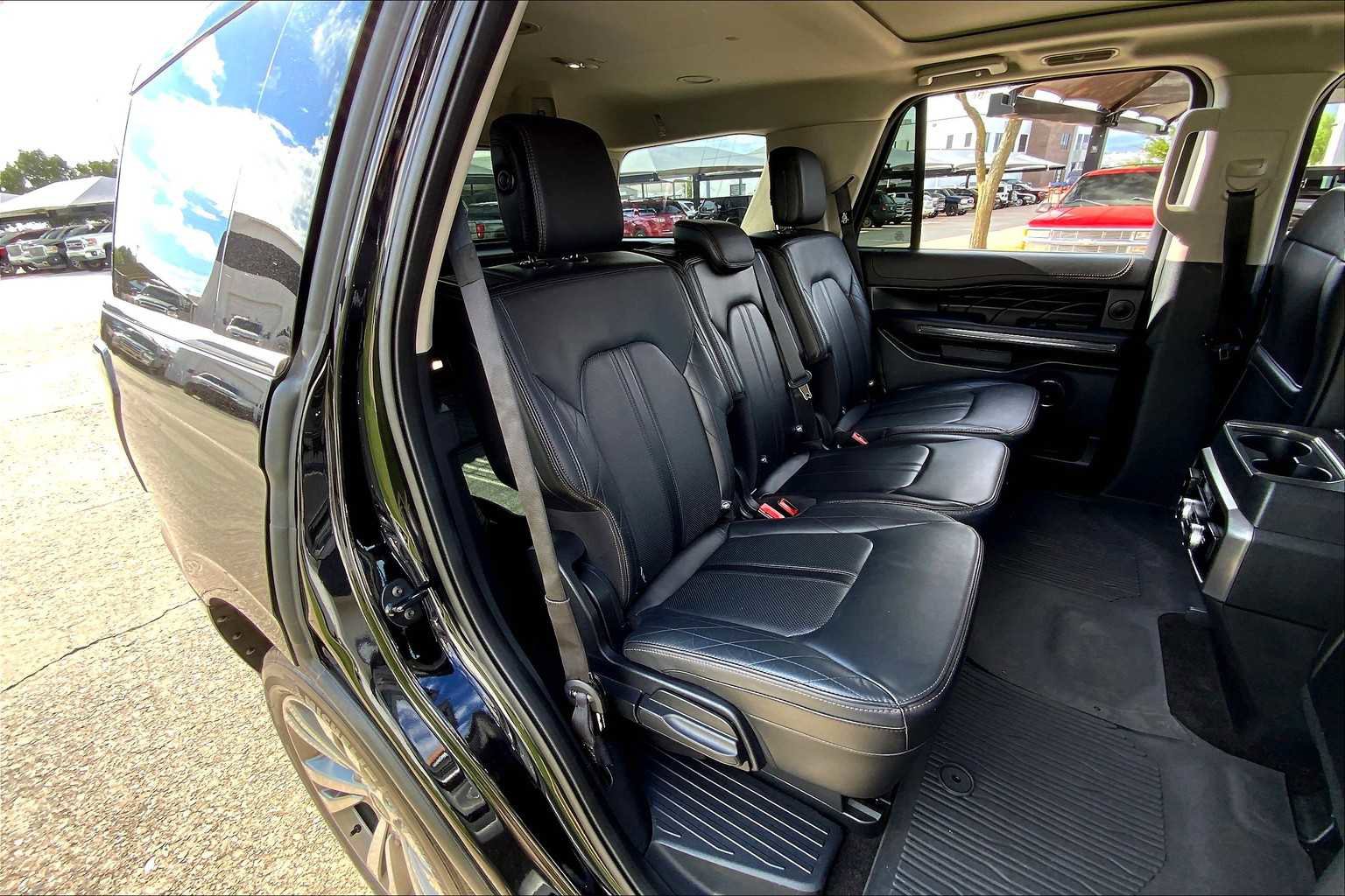 Used 2020 Ford Expedition Platinum image 18
