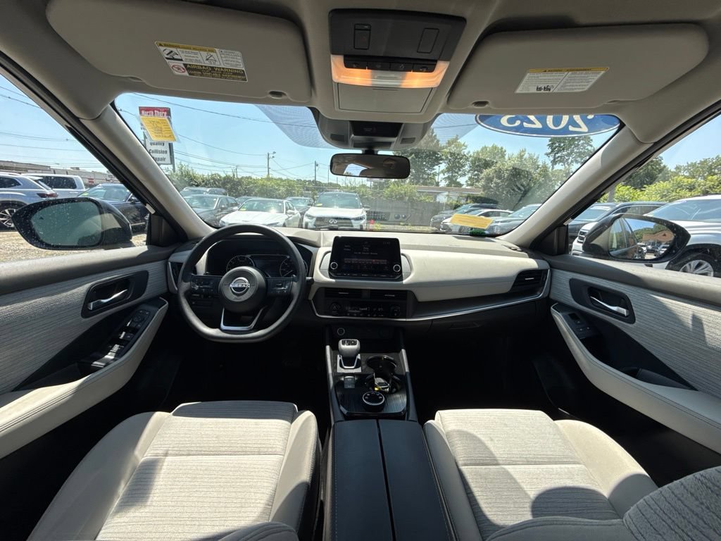 Used 2023 Nissan Rogue SV AWD/4WD image 23