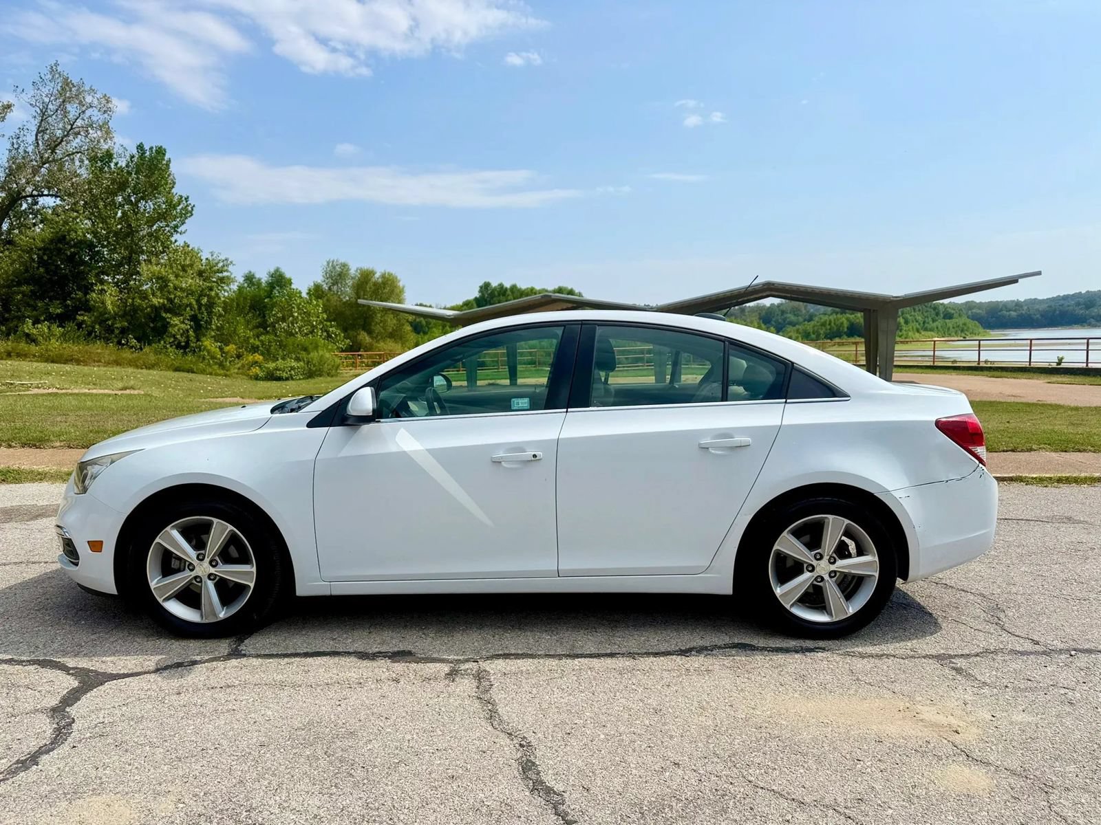 Used 2015 Chevrolet Cruze LT FWD image 9