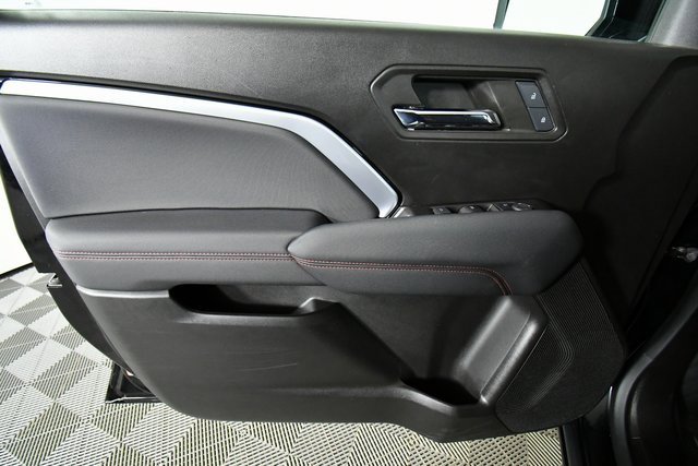 Used 2024 Chevrolet Colorado Z71 w/ Z71 Convenience Package 2 image 21