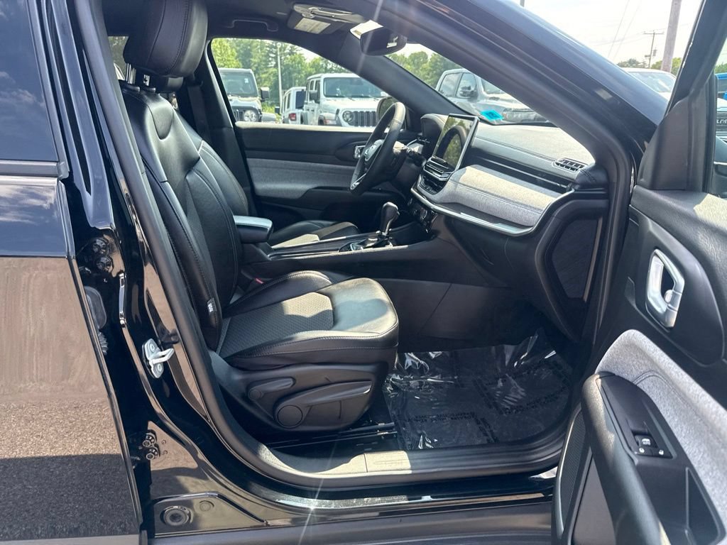 Certified 2023 Jeep Compass Latitude w/ Convenience Group AWD/4WD image 24