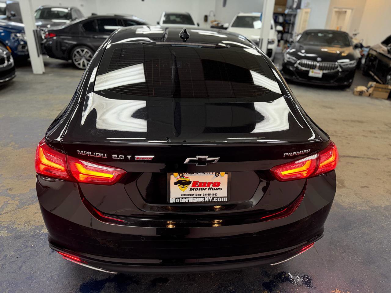 Used 2019 Chevrolet Malibu Premier w/ Sun and Wheel Package image 8