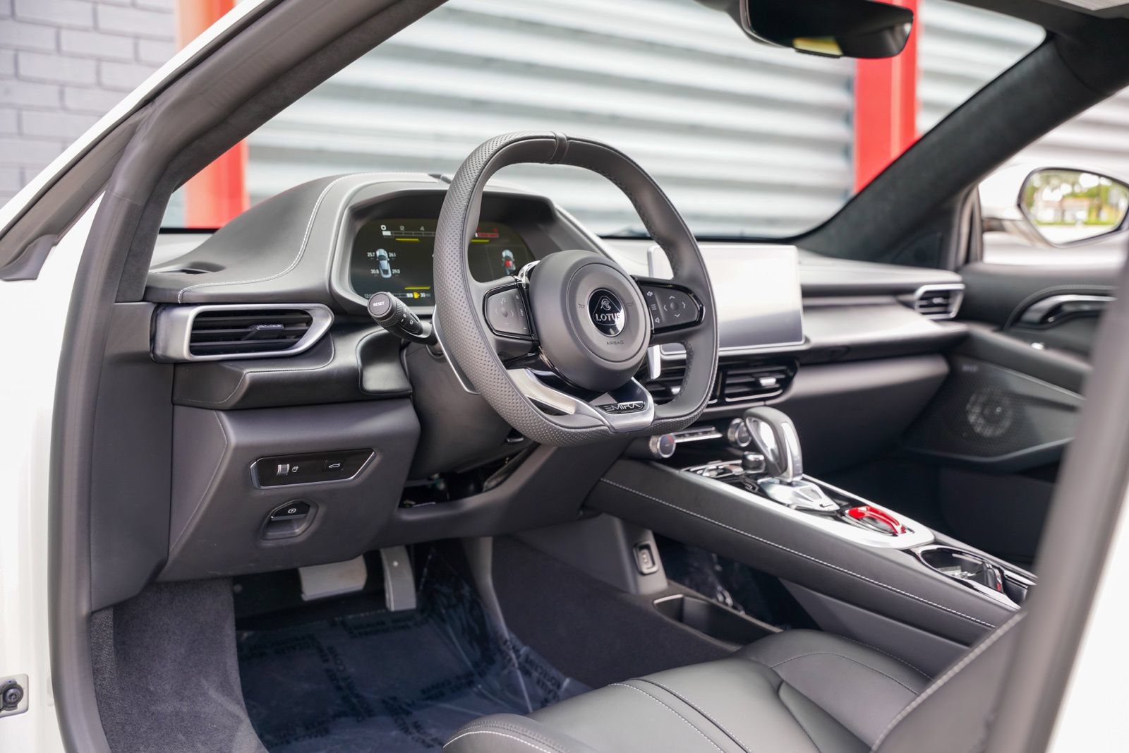 Used 2025 Lotus Emira RWD image 22