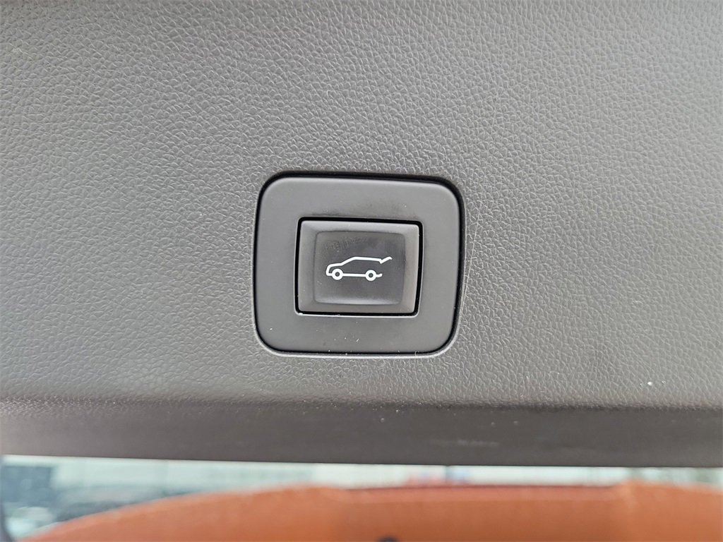 Used 2023 Buick Encore GX Essence w/ Experience Buick Package image 9