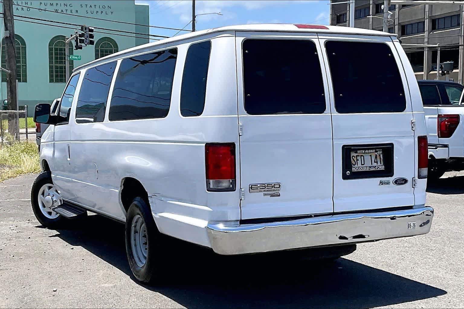 Used 2014 Ford E-350 and Econoline 350 XL w/ Power Windows & Locks Group RWD image 4