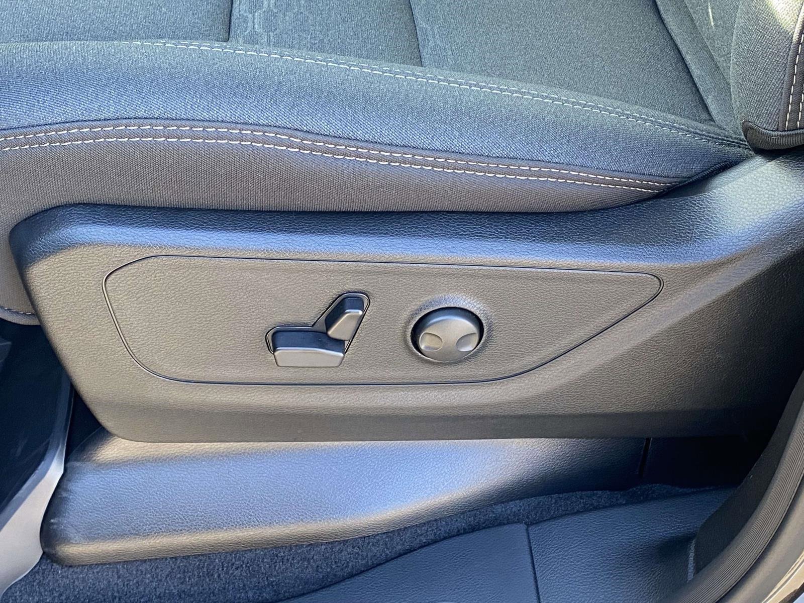 New 2026 RAM 1500 4x4 Crew Cab image 16