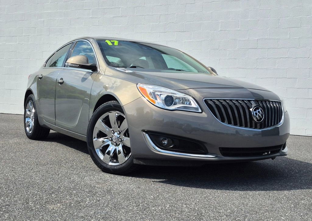 Used 2017 Buick Regal Premium w/ Driver Confidence Package #1 FWD image 2
