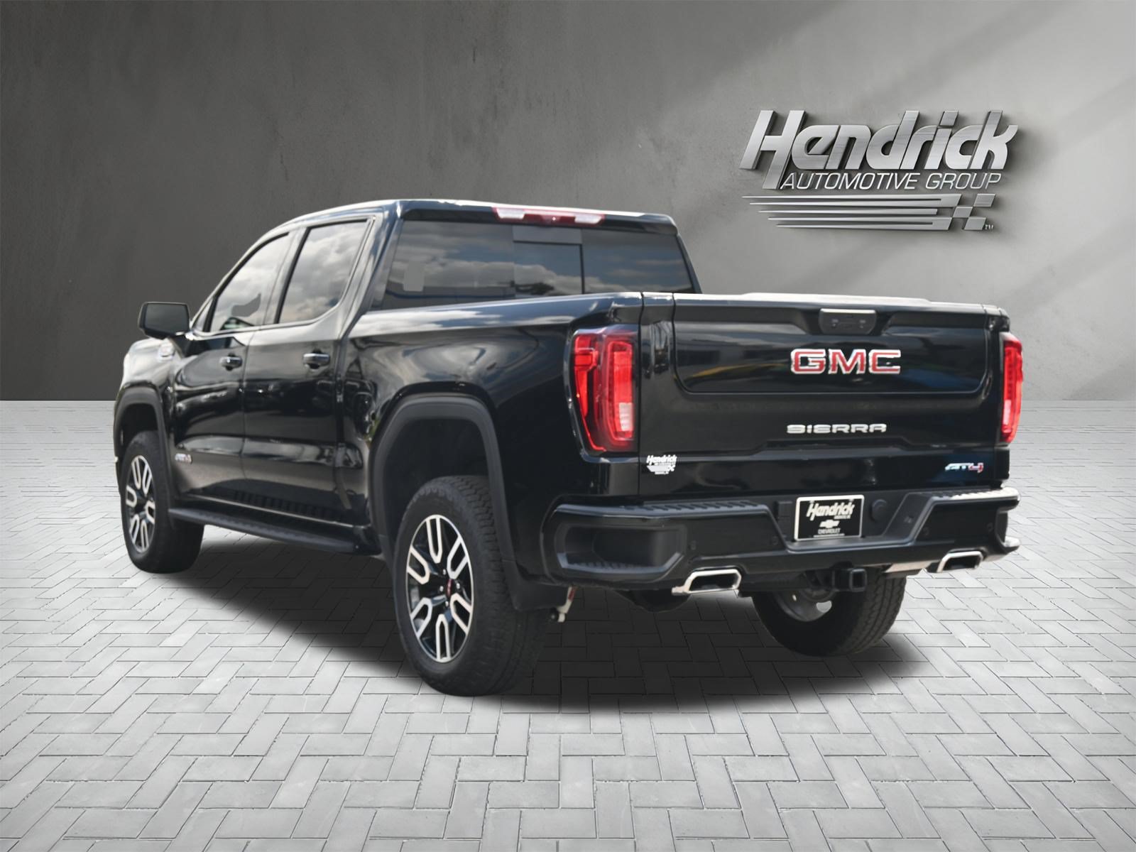 Used 2025 GMC Sierra 1500 AT4 w/ AT4 Premium Package AWD/4WD image 8