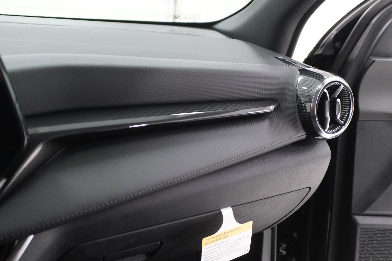 New 2027 Chevrolet Equinox LT w/ Convenience Package II FWD image 18