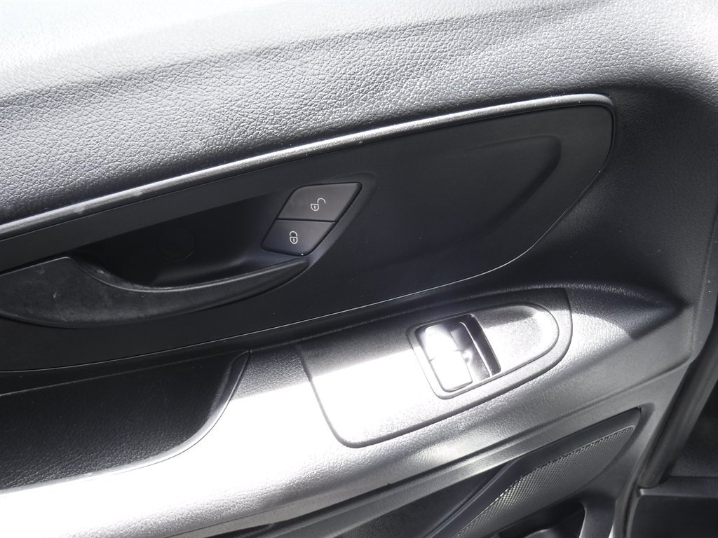 Used 2023 Mercedes-Benz Metris image 14
