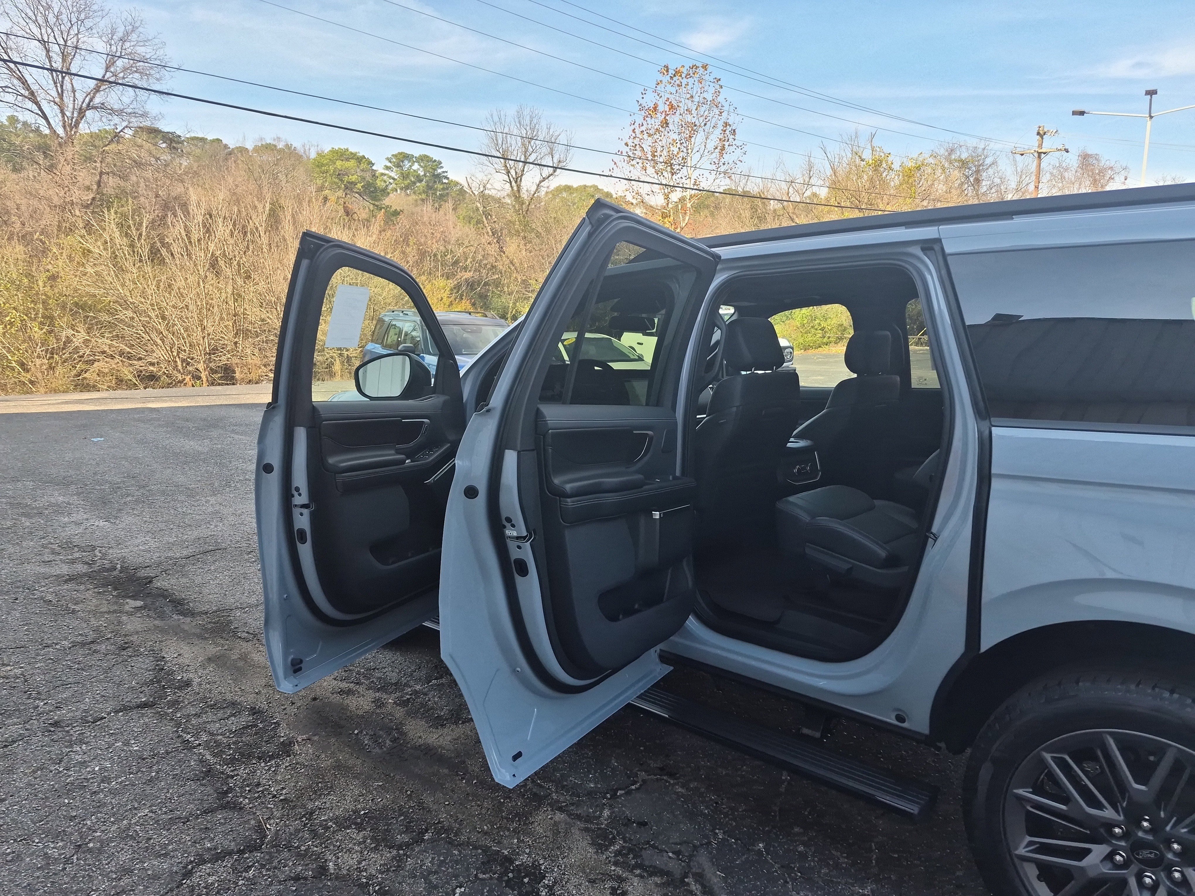 New 2025 Ford Expedition Max Platinum w/ Stealth Performance Package image 15