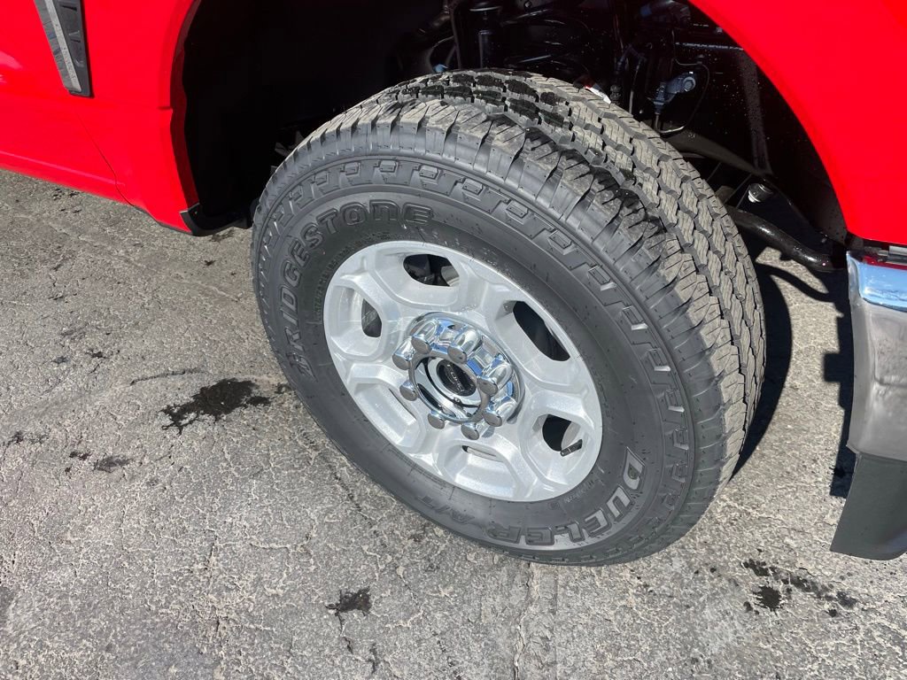 New 2026 Ford F250 XLT w/ FX4 Off-Road Package image 3