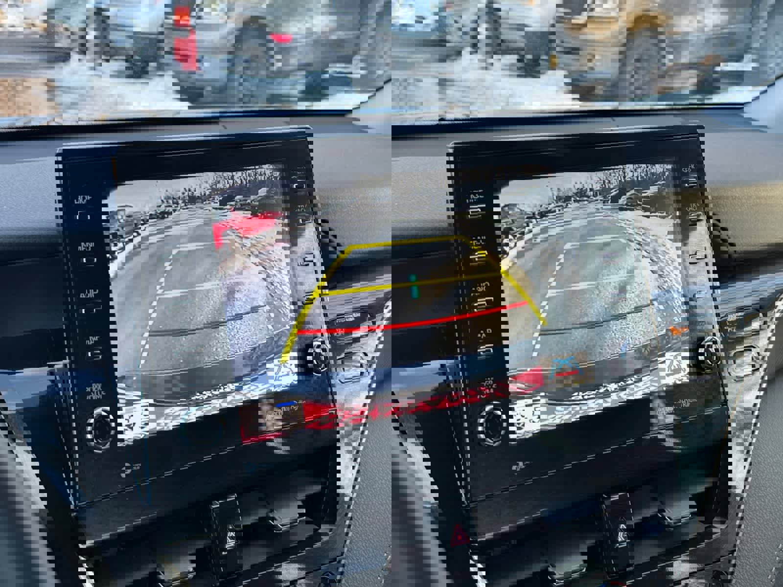 Used 2024 Toyota Camry SE image 23