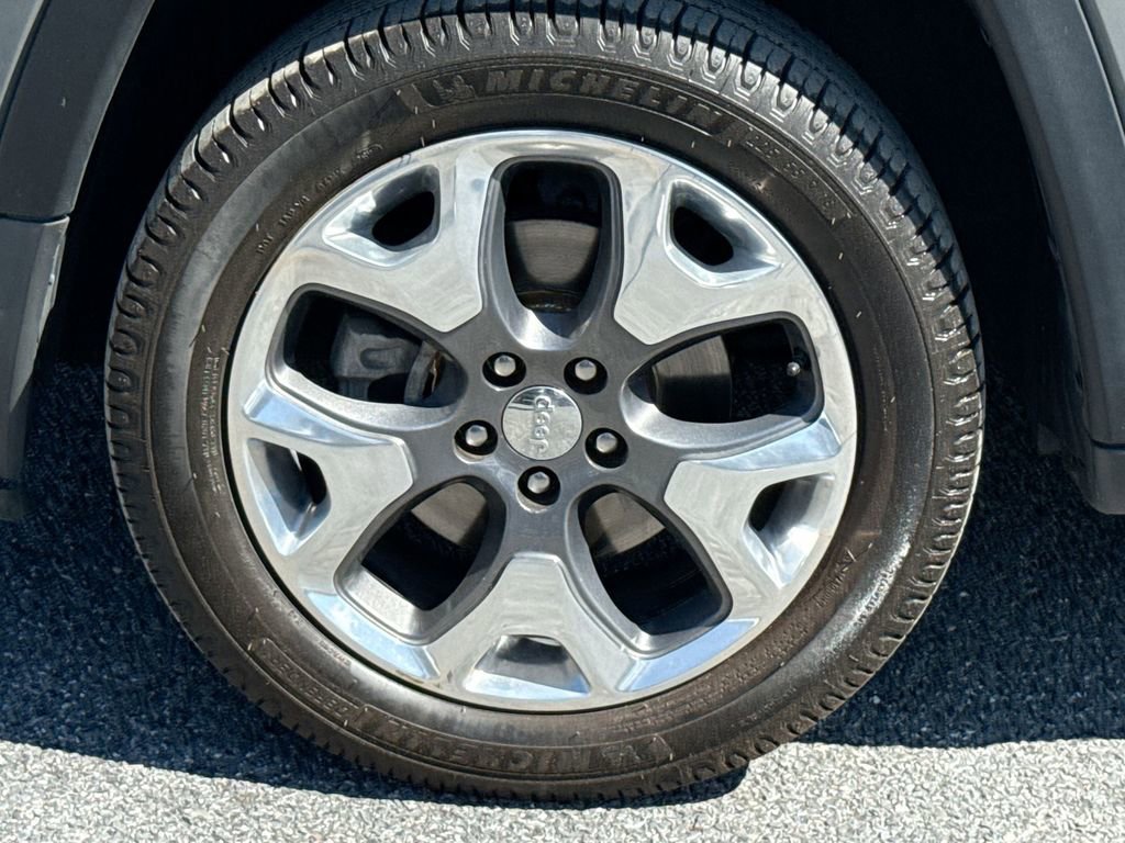 Used 2021 Jeep Compass Limited AWD/4WD image 17