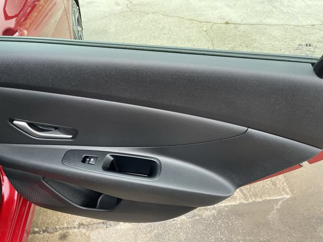 Used 2025 Hyundai Elantra Limited FWD image 14