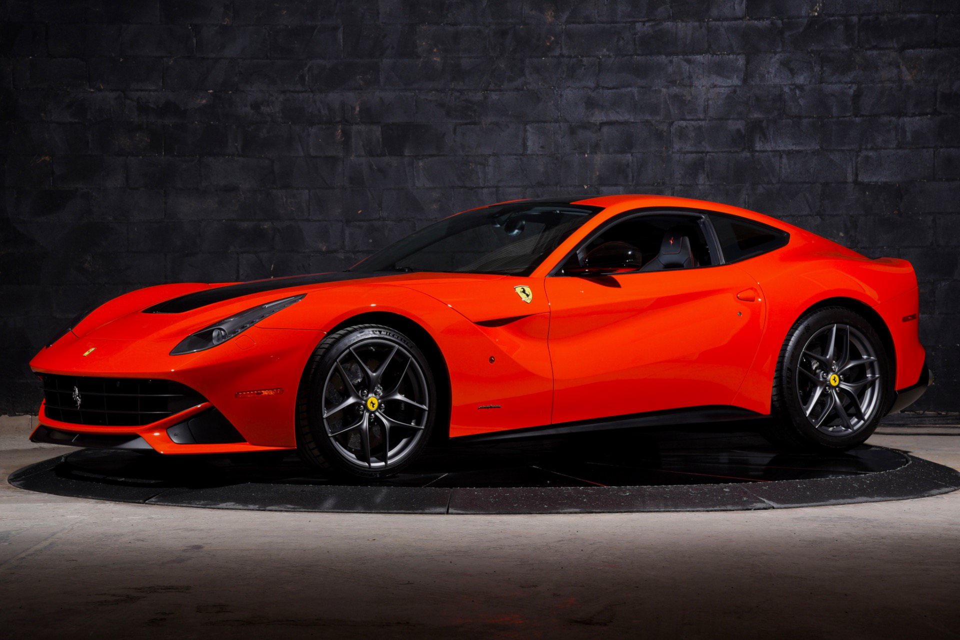Used 2014 Ferrari F12 Berlinetta RWD image 12