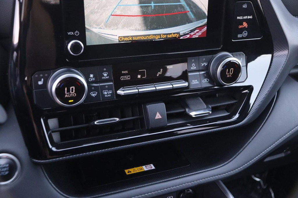 Certified 2024 Toyota Highlander XSE image 19