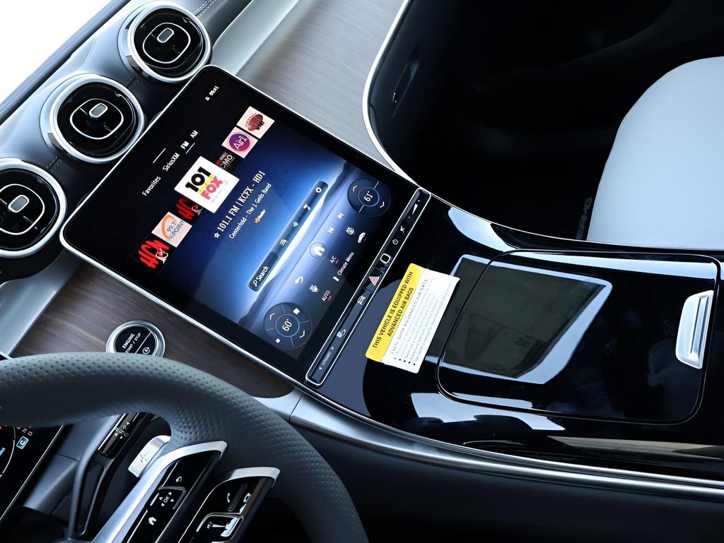 Certified 2025 Mercedes-Benz GLC 300 4MATIC image 21